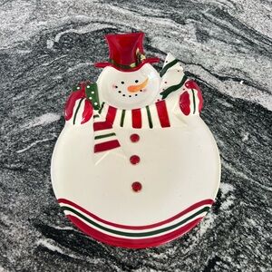 Cheerful Snowman Holiday Plate with Red and Green Accents